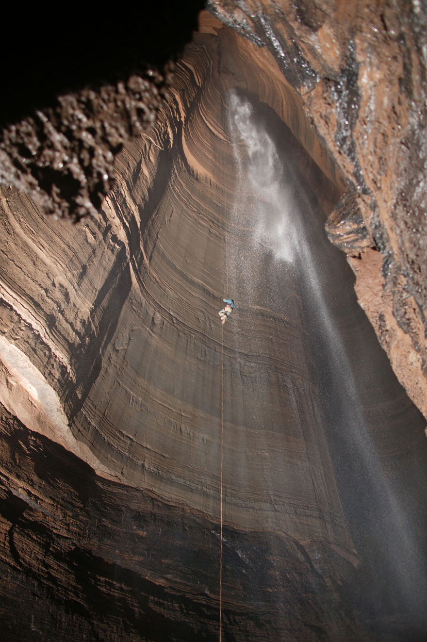 Allison Cueva - Cueva de 179 metros de profundidad