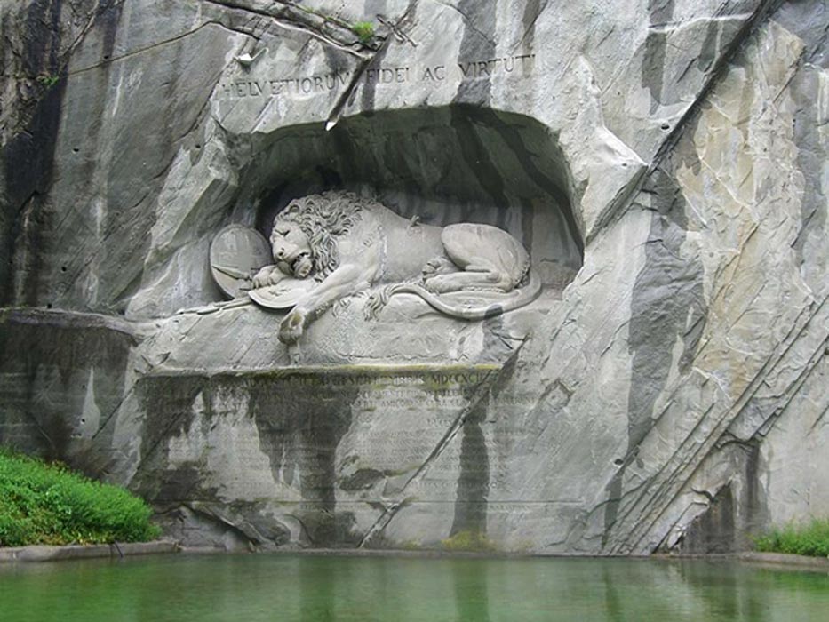 El León de Lucerna: Un Monumento Suizo de Profunda Emoción