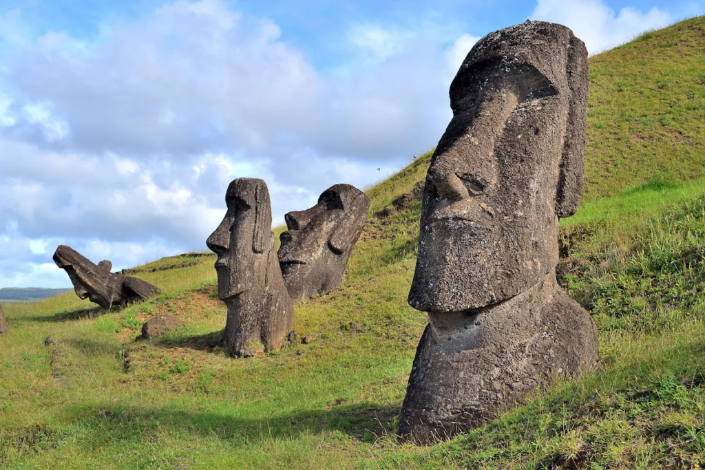 Las Estatuas Moai