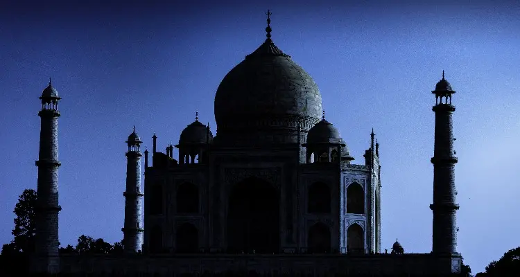 La Belleza Natural del Taj Mahal: Sin Iluminación Artificial de Noche