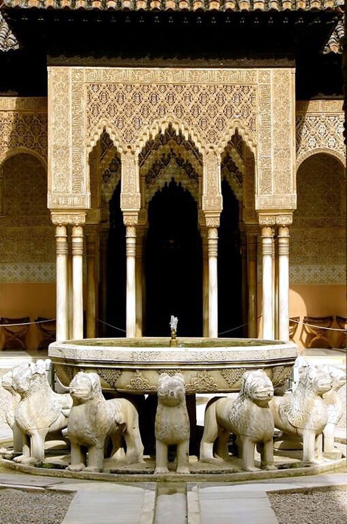 El Tribunal de la Alhambra en 1867 por Por Edwin Lord Weeks – Wikimedia