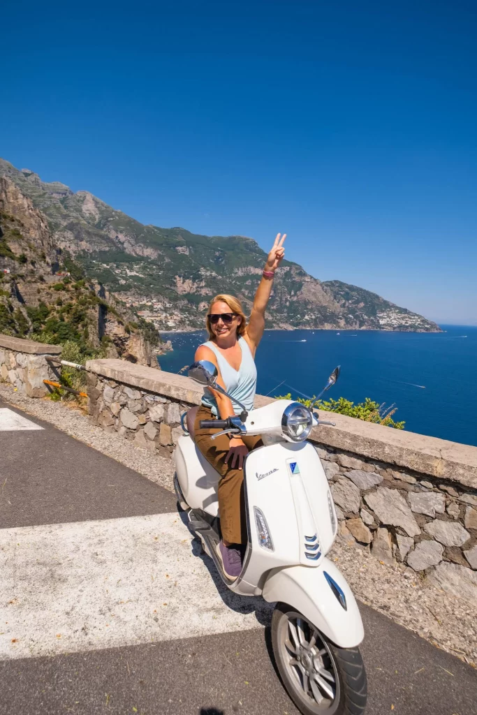 Alquila una Moto y Recorre la Costa Amalfitana