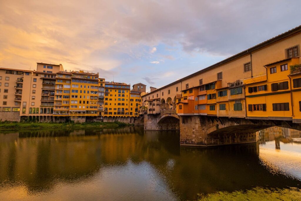 Ponte Vecchio: Un Puente Fuera de lo Común