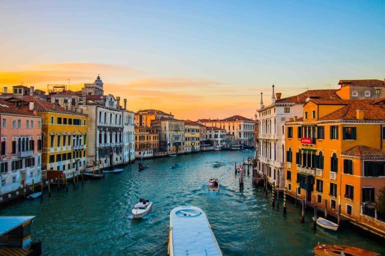 Consejos Prácticos para Disfrutar Venecia Como un Local