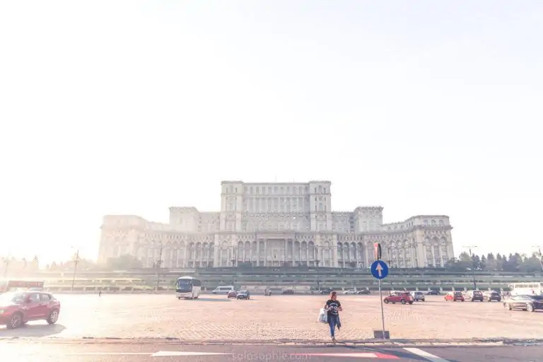 Un Edificio Colosal: El Parlamento de Bucarest