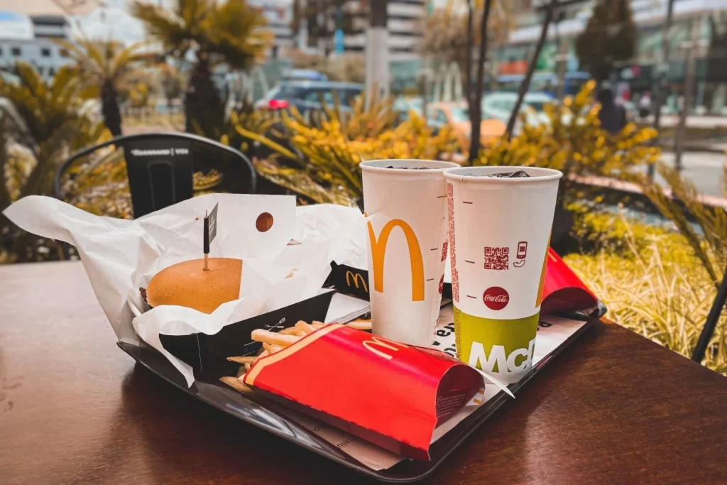 Cuando McDonald's Llegó a Roma, No Fue Precisamente Bienvenido