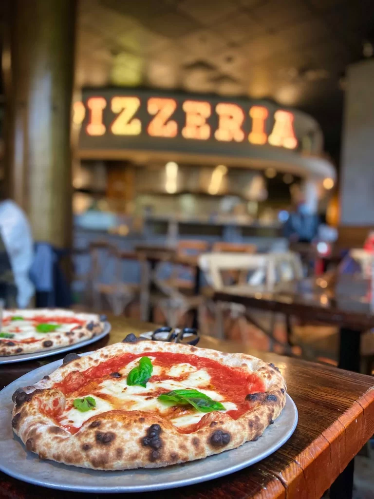 Saborea una Pizza en las Mejores Pizzerías de Nápoles